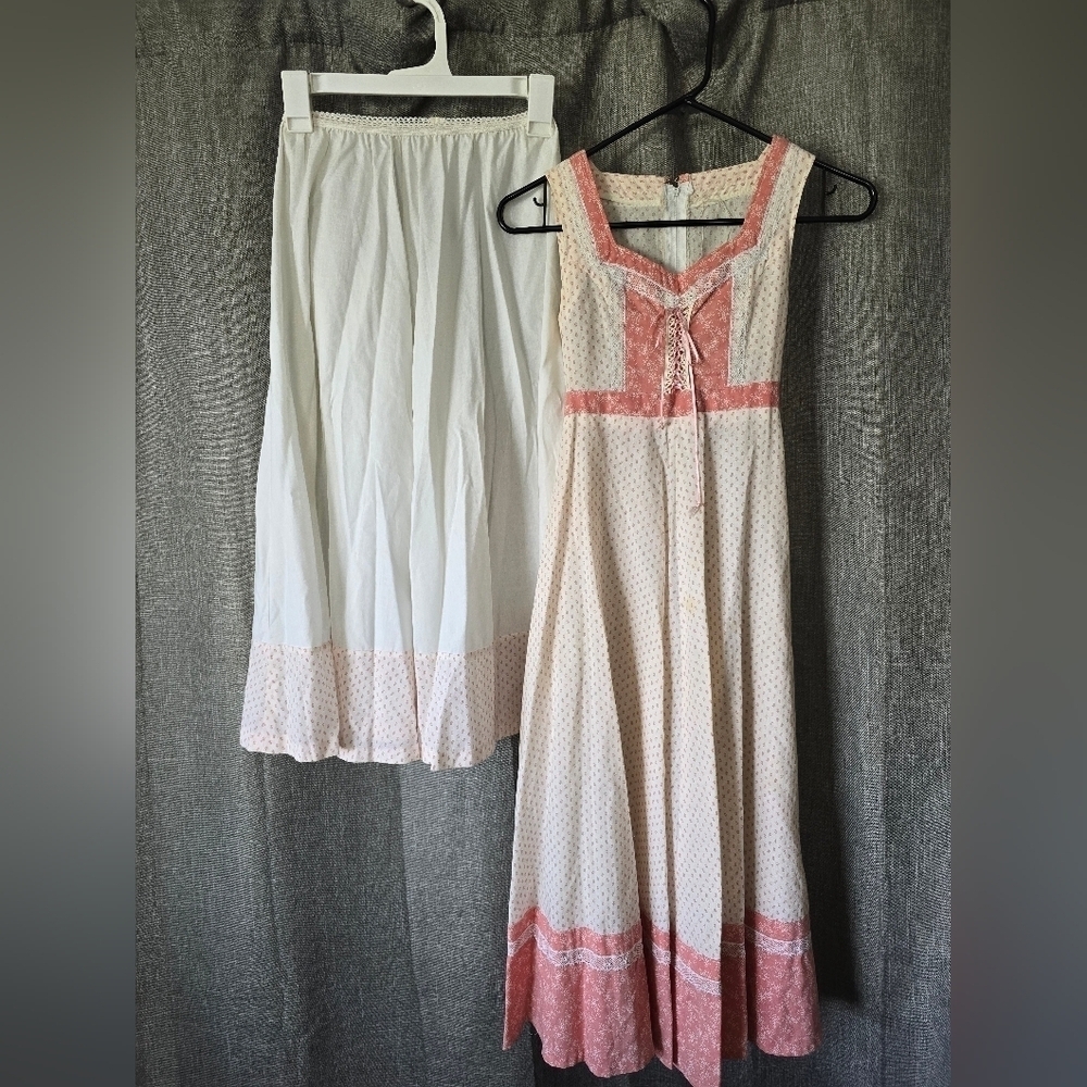 Vtg 70s Handmade Maxi Prairie Dress W/ Slip Sz 4 Pink Ditsy Floral Lace Up Gunne